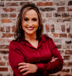 Headshot of Colleen Clary, Mortgage Consultant at First National Bank of Middle Tennessee.